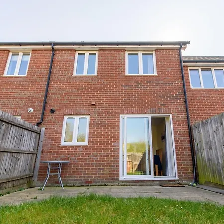 Charming & Spacious 3Br With Private Parking Near Ipswich-2